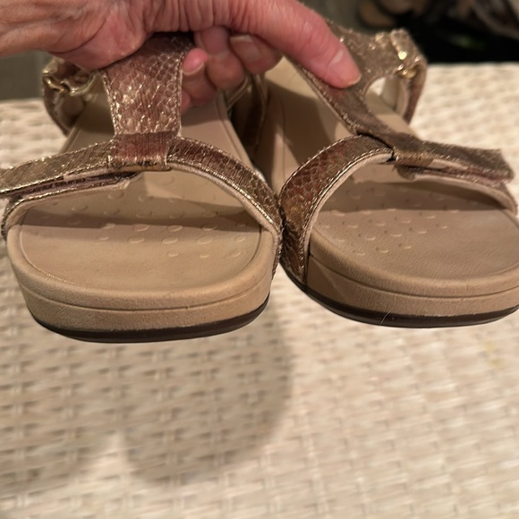 VIONIC SANDALS - Picture 4 of 6